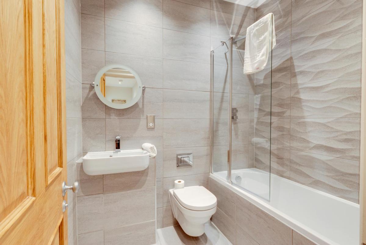 Water Street Aparthotel by iStay - Housity