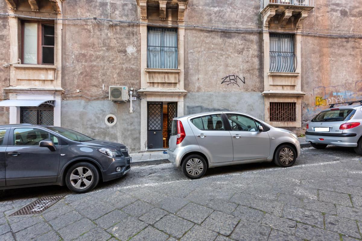GuestHost - Cerami Studio Flat - Housity