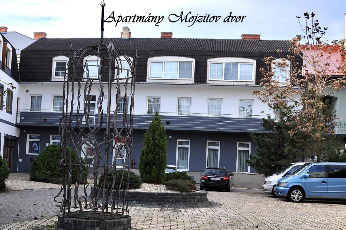 Apartmány Mojžitov dvor - Housity
