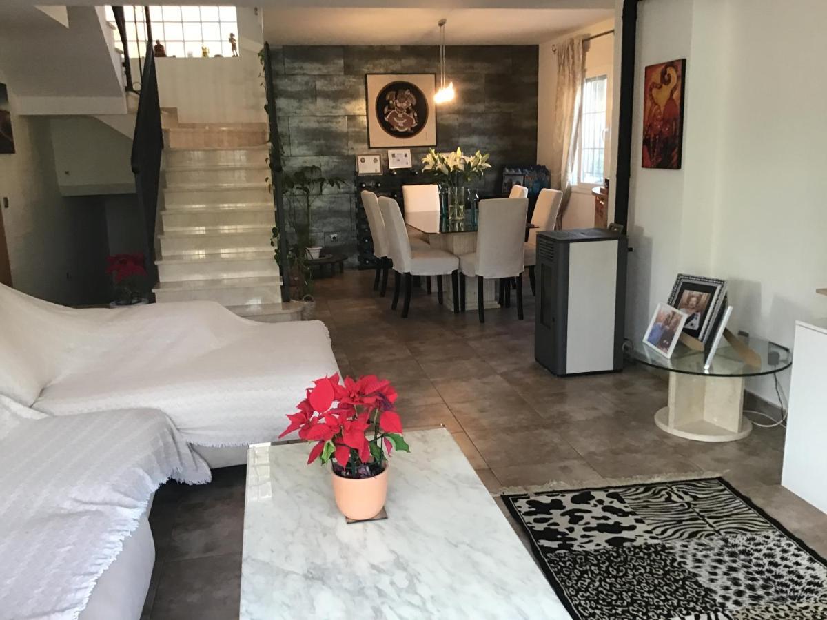 Double Room with Shared Bathroom and Shared Communal Areas R4 - Housity