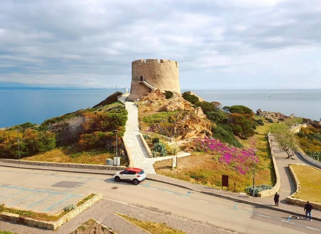 Hotel Sandalion - Housity