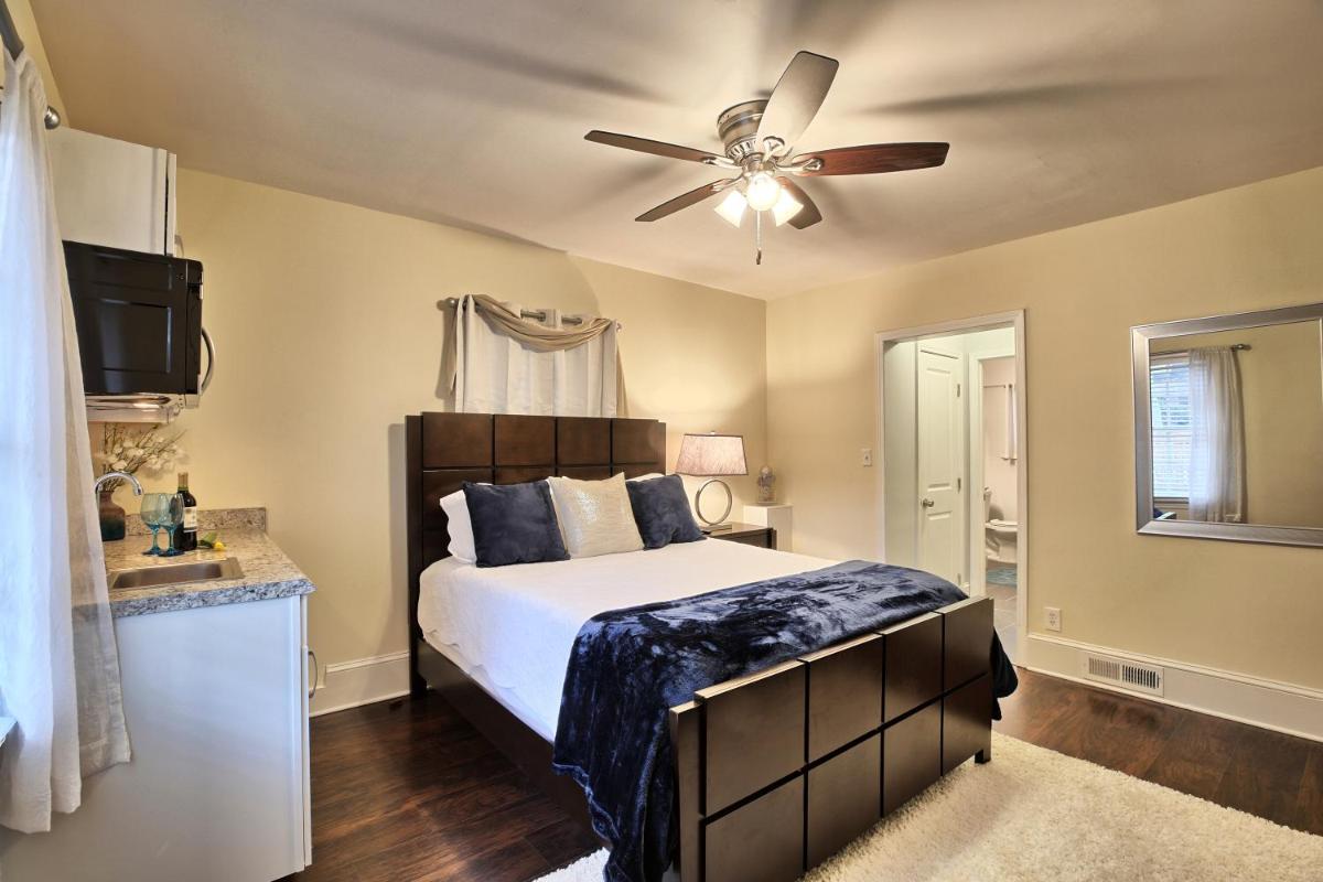 Relaxing, Comfortable, Private Bedroom - Housity