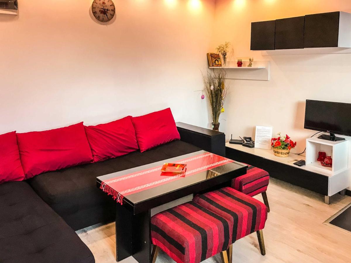 Red House - Housity