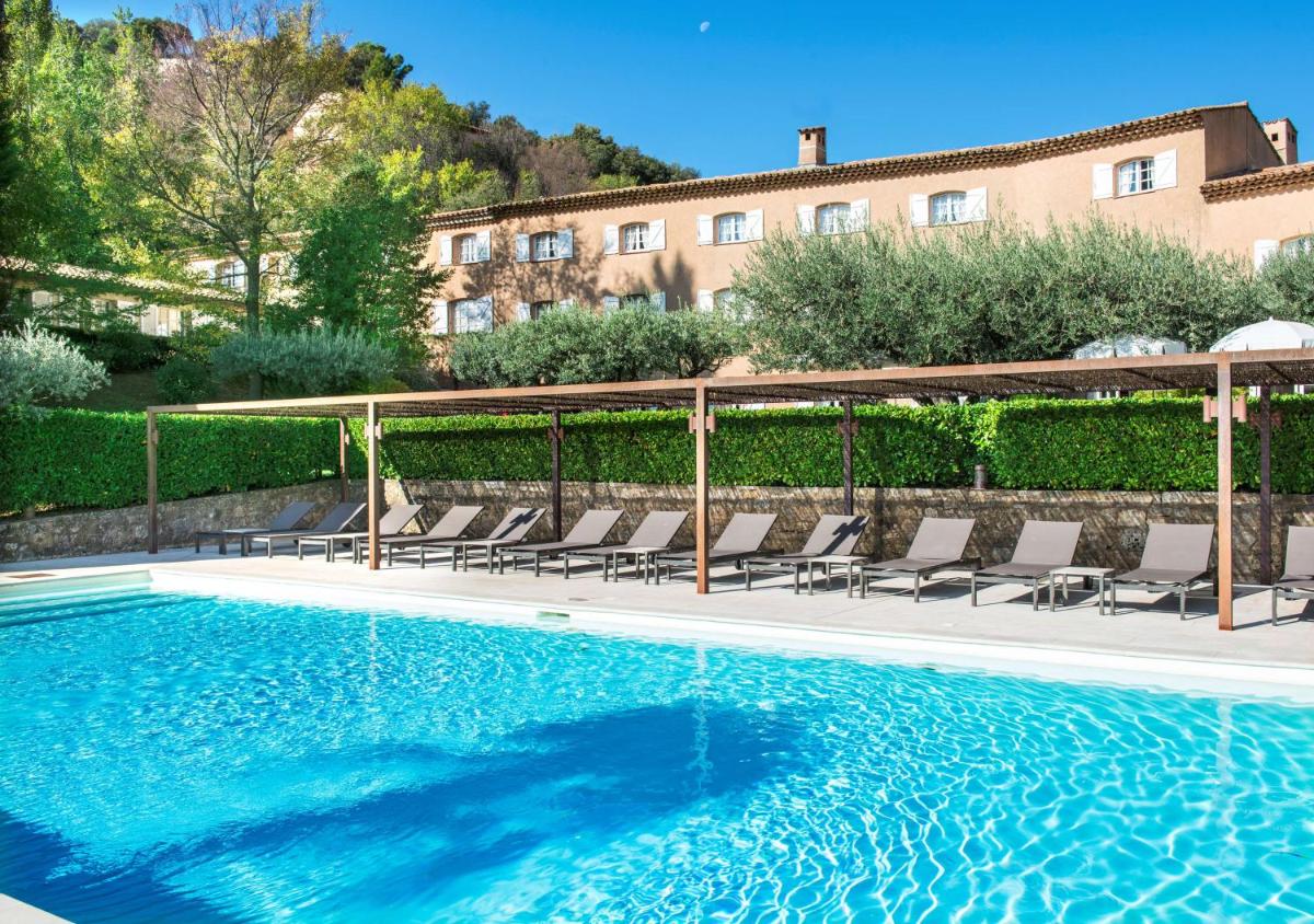 Piscine de l'établissement La Bastide du Calalou Hotel & Spa, BW Signature Collection ou située à proximité