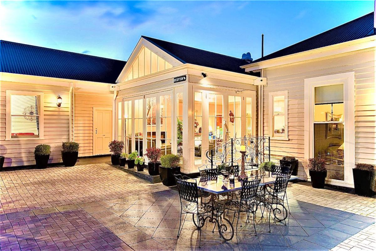 Kurrajong House - Housity