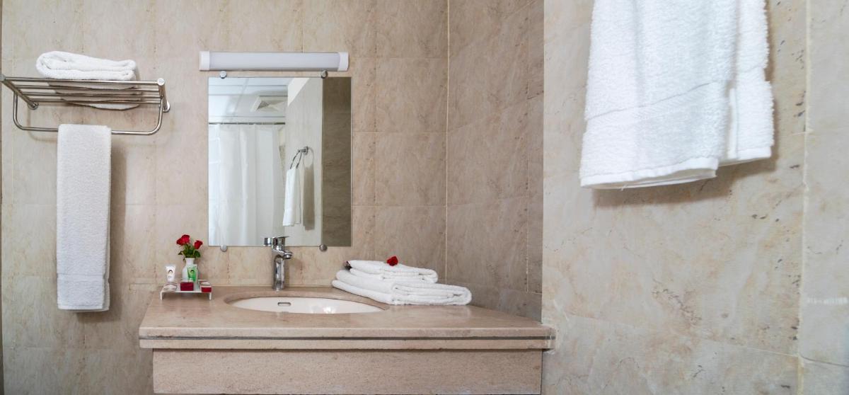 Hotel One Naran - Housity
