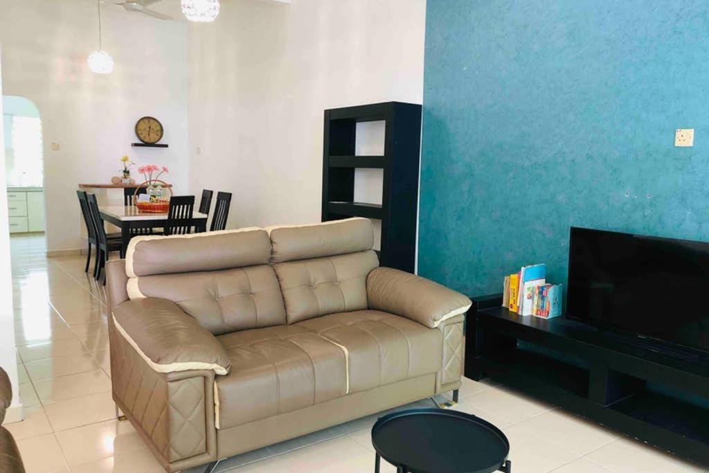 Lanesra Home @ Lahat - Housity