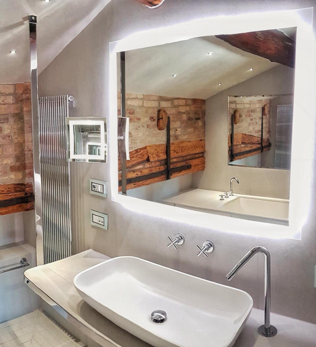 Hotel Santa Chiara - Housity