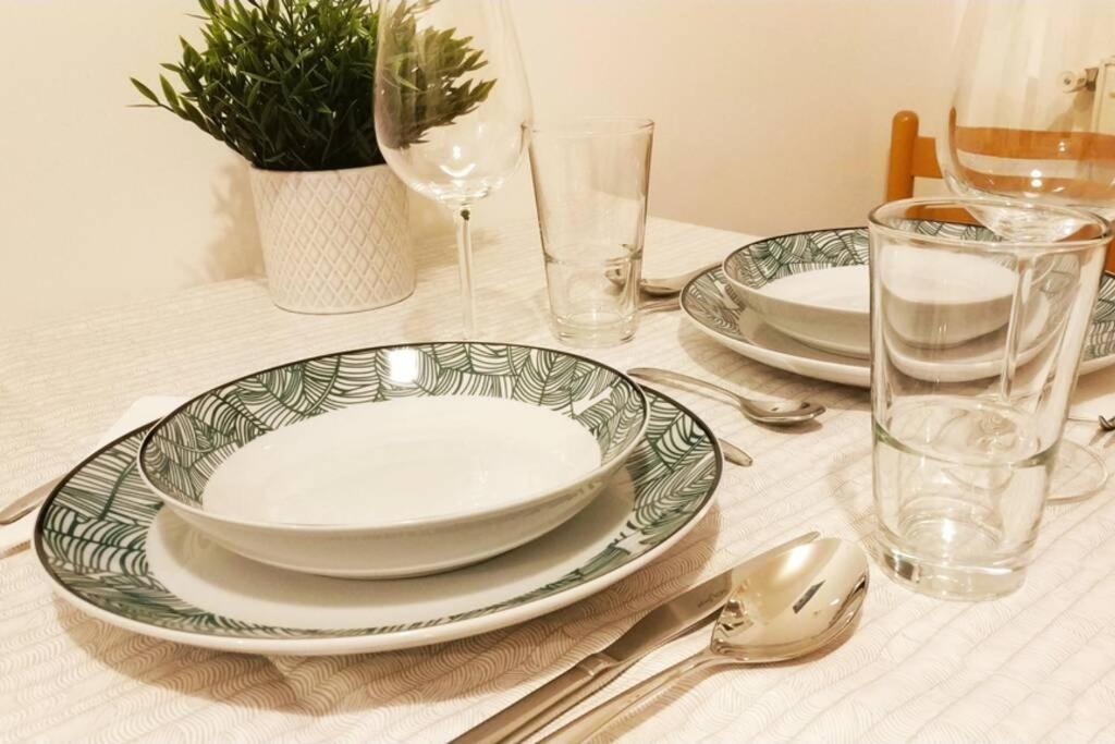 Suitetrails - Stylish and cosy flat with 2 bedrooms with AC
