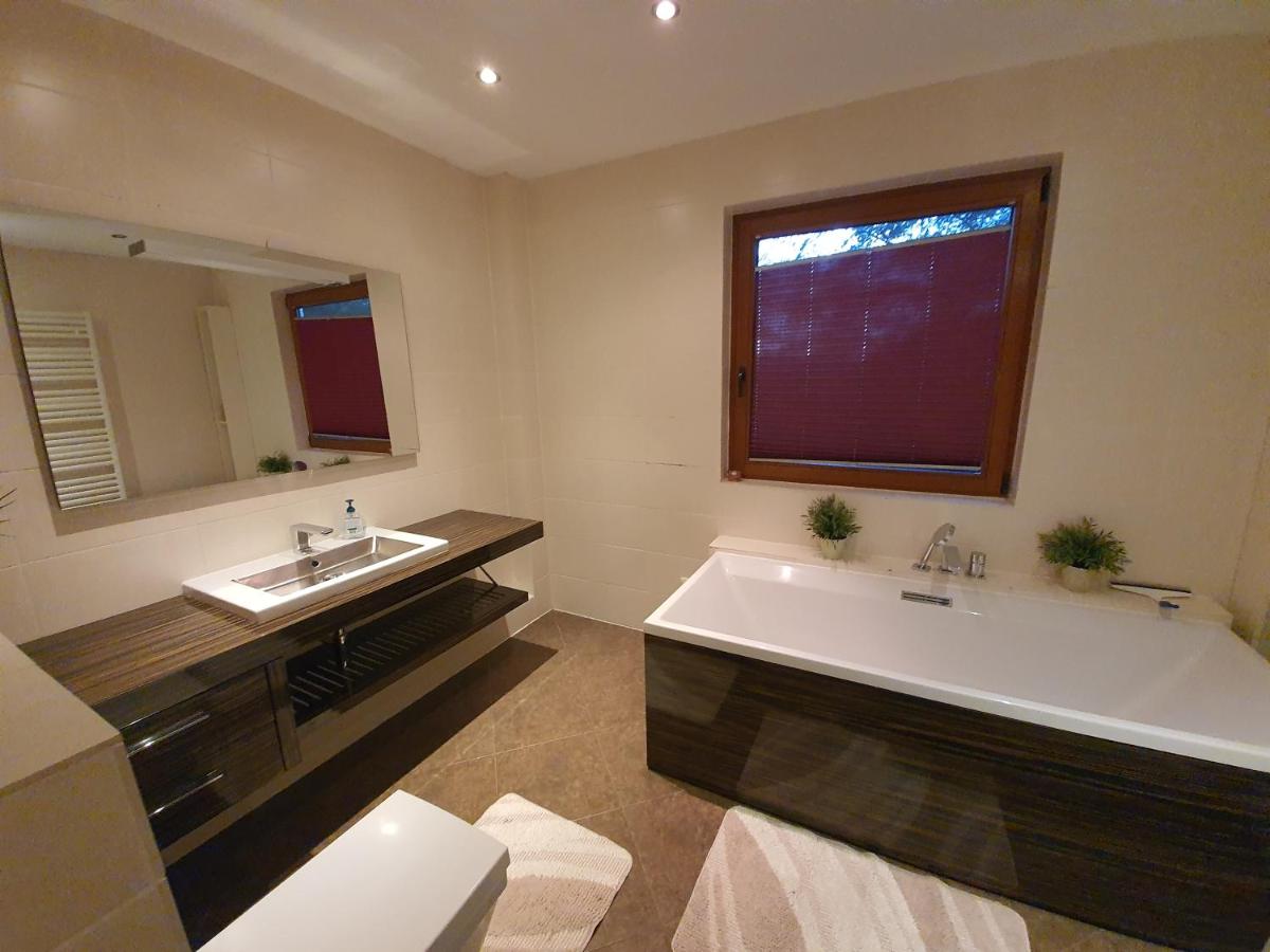 Suitetrails - Apartment bei Hamburg bis 10 Personen mit Terasse und Gartennutzung.