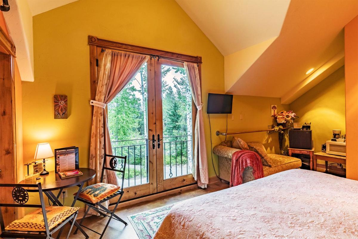 Talus Rock Retreat - Housity
