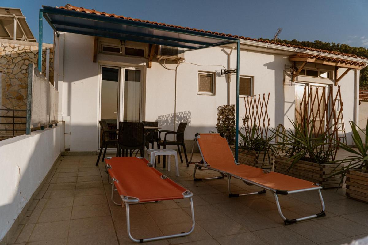 Beach house at Derveni - Housity