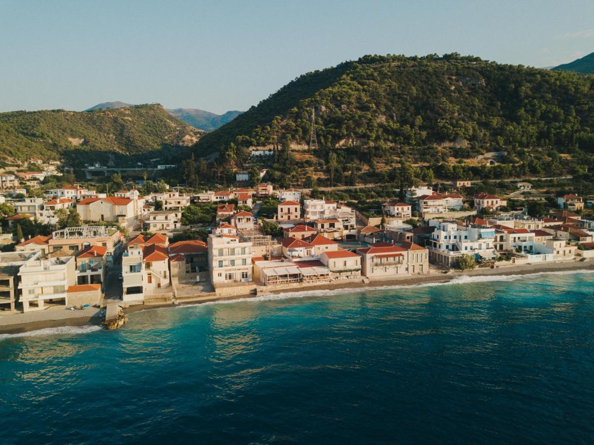 Beach house at Derveni - Housity