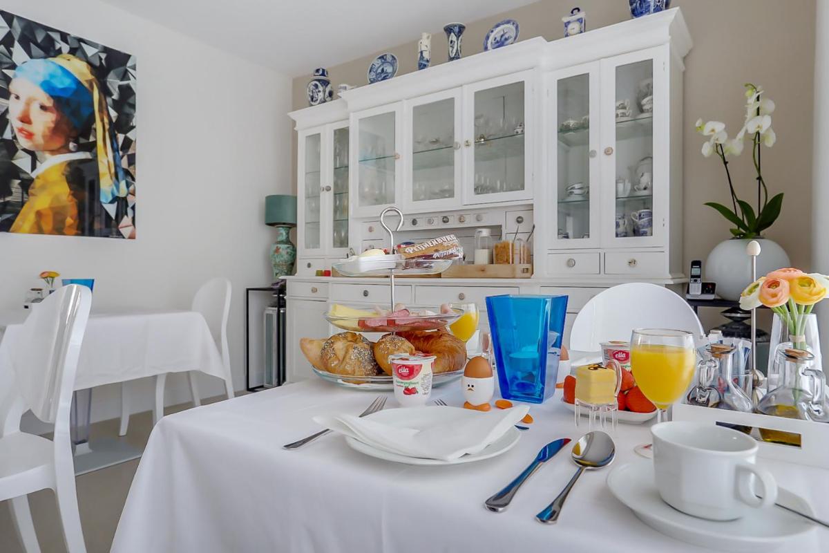 B&B Modern Times - Housity
