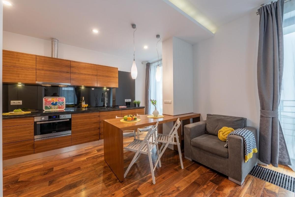 Centre Apartments-Old Town - Housity