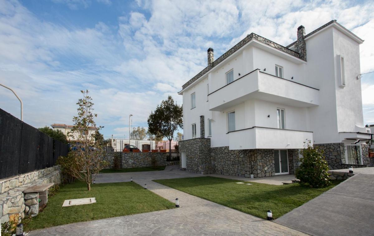 Guesthouse Porto di Roma - Housity