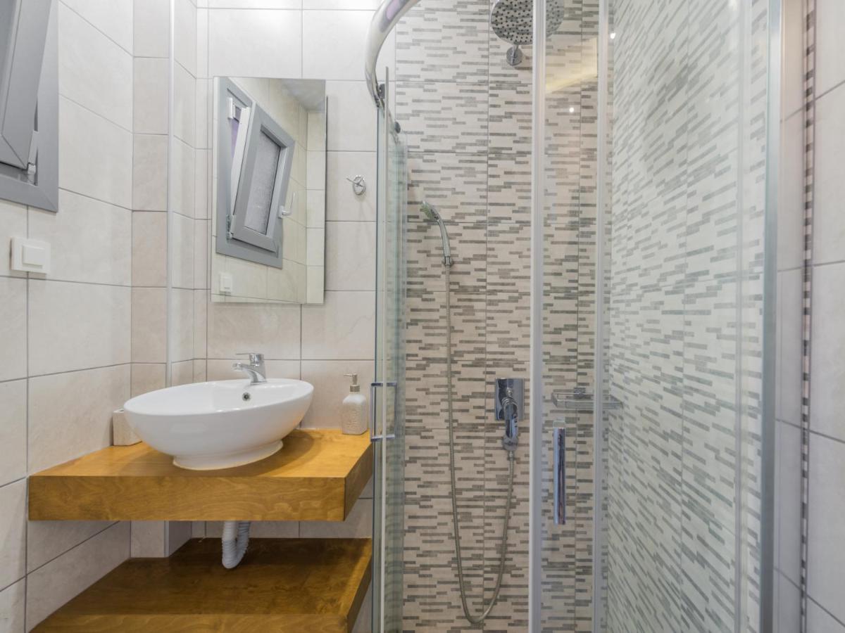 Katerina Rooms - Housity