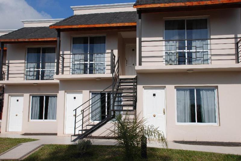 Brisas del Lago Apartamentos - Housity
