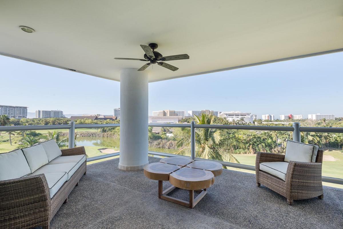 Condo en Nuevo Vallarta con playa en Vidanta - Housity