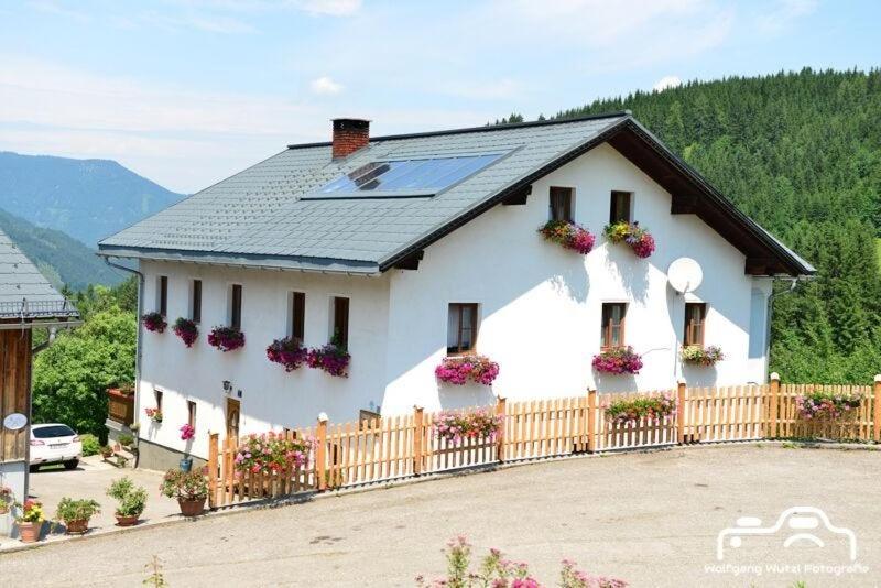 Klein Schöntal - Housity