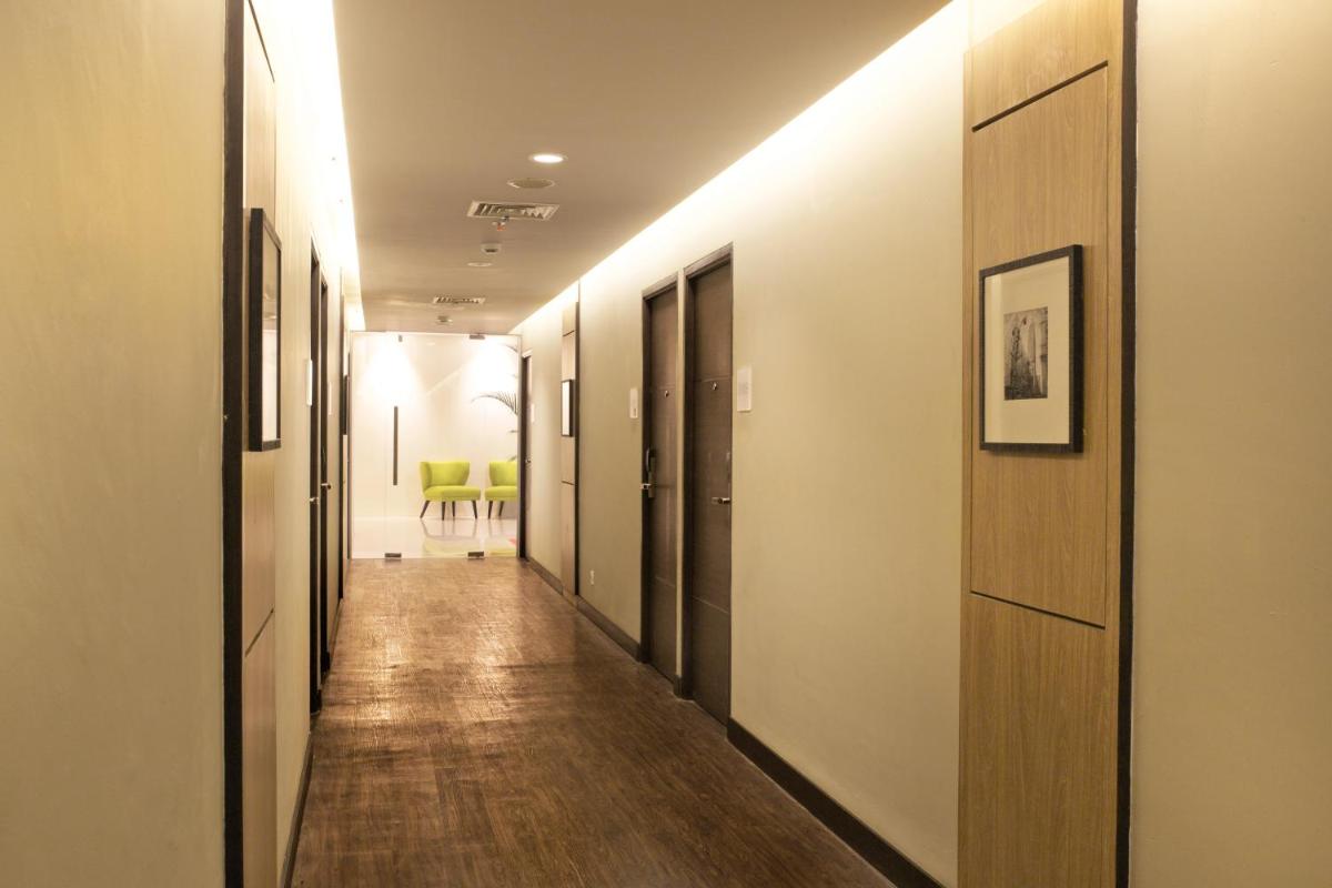 Bonnet Hotel Surabaya - Housity