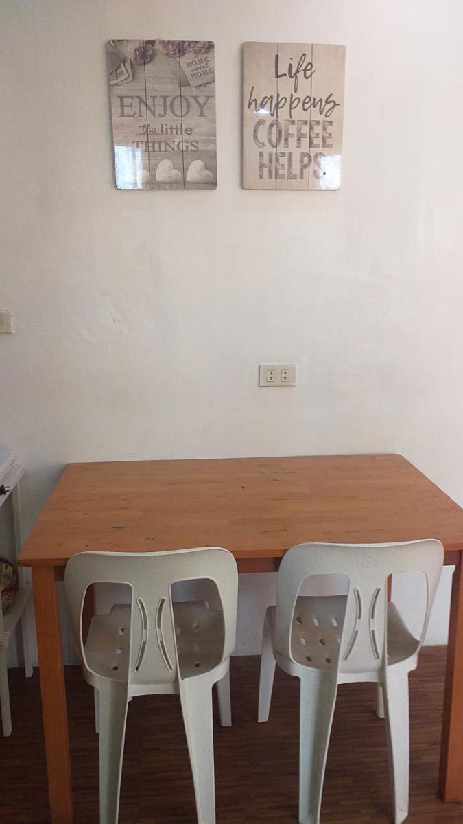 Mia and Miguel's House - Housity