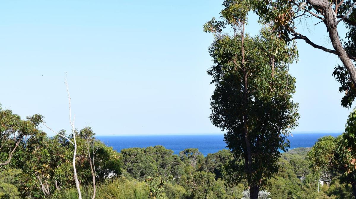 Eagle Bay House - Housity