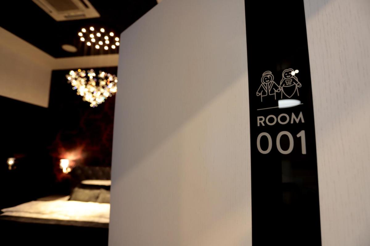 Florek & Florica Room001 - Housity