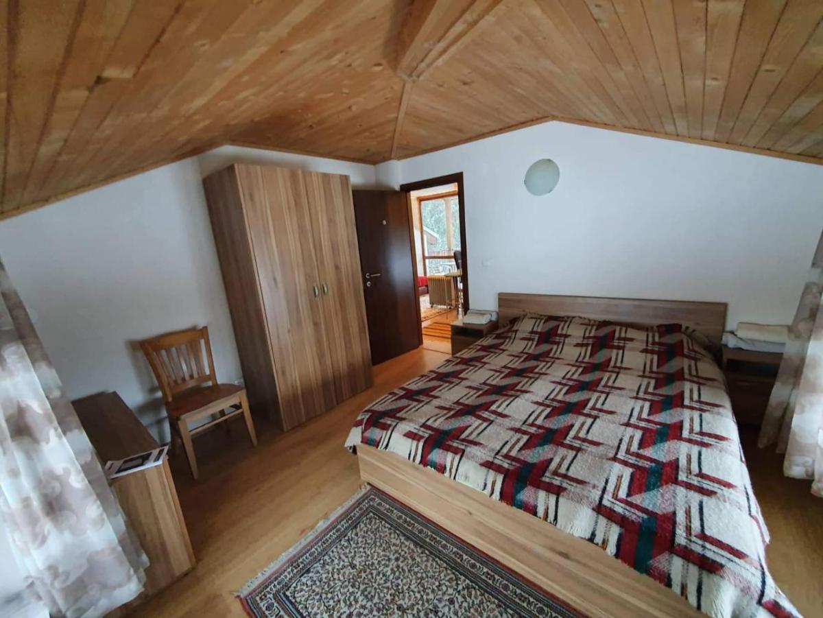 Васильовата къща - Гинци / Vasiliovata House - Gintsi - Housity