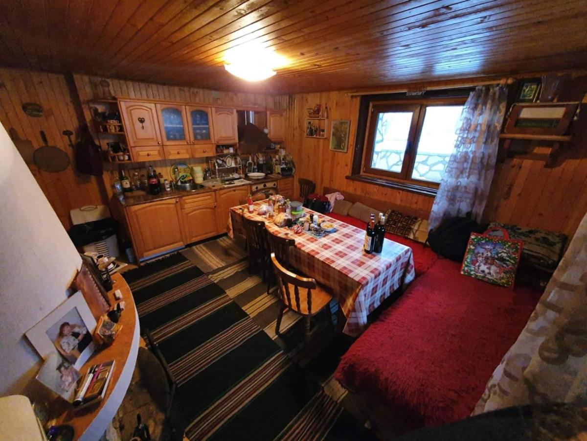Васильовата къща - Гинци / Vasiliovata House - Gintsi - Housity