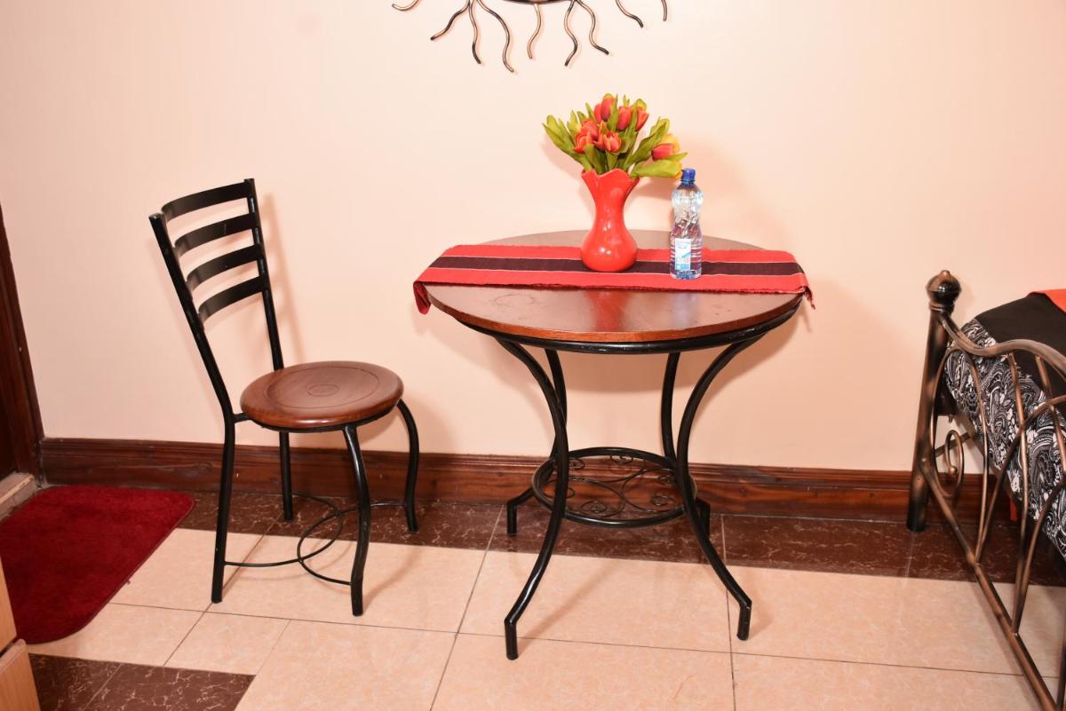 Sherry Homes- Zuri Studio - Housity