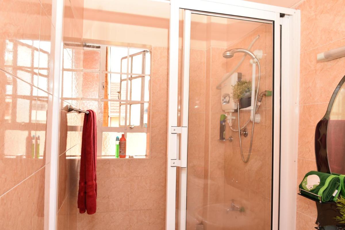 Sherry Homes- Zuri Studio - Housity
