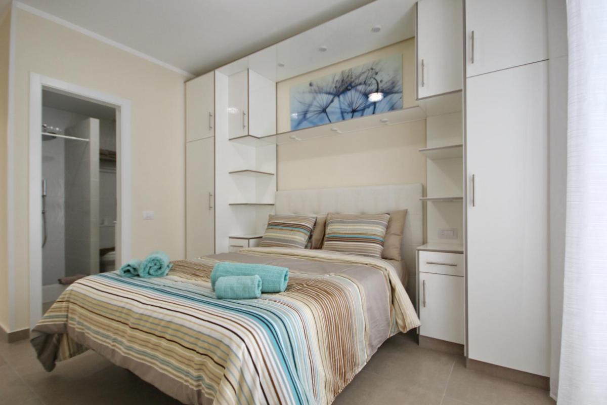 Amazing 5-bedroom villa in Costa Adeje - Housity
