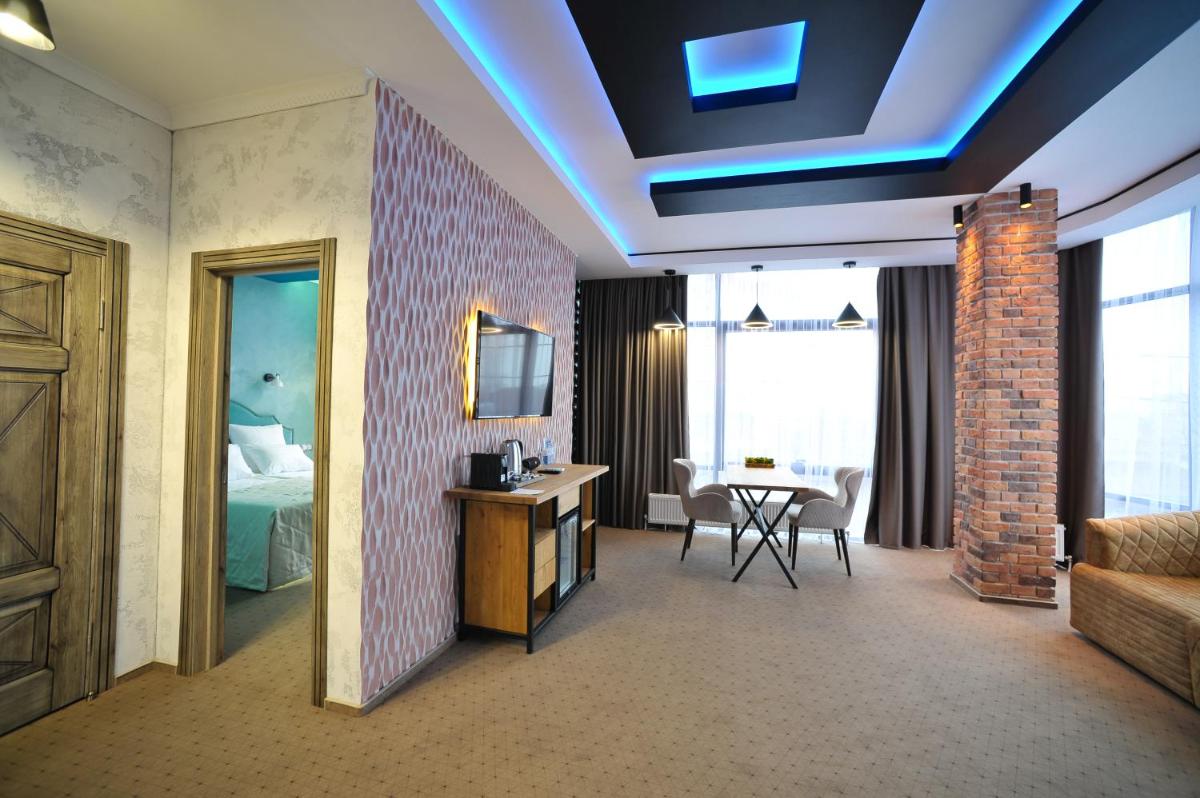 Suitetrails - Панорама loft hotel