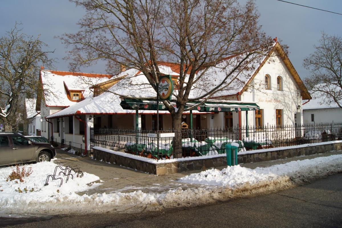 Rácz Fogadó - Housity