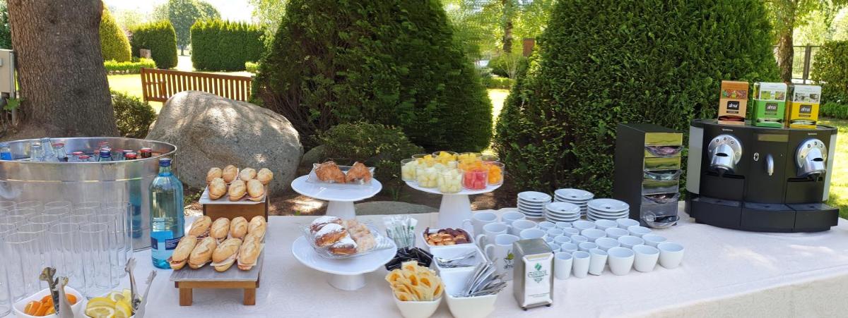Comida en o cerca de este hotel
