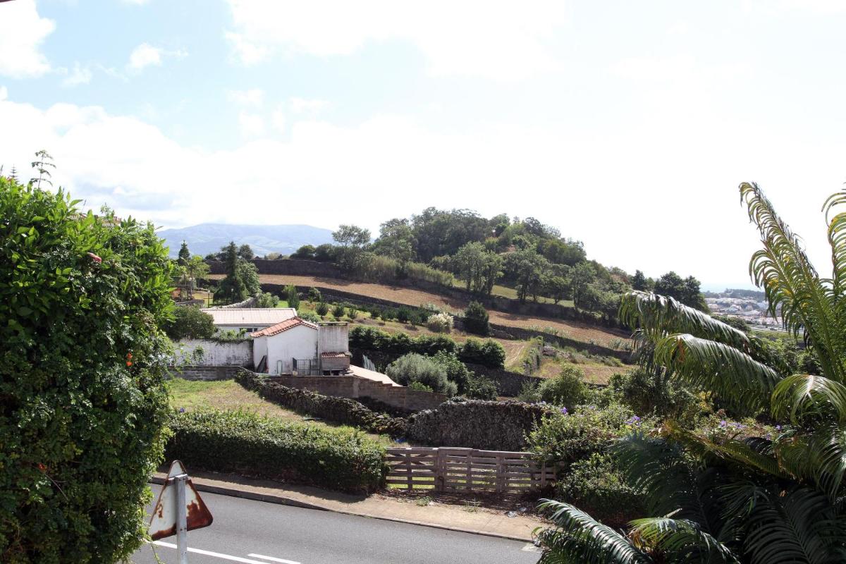 Family Holiday Villa Vacation Ponta Delgada - Housity