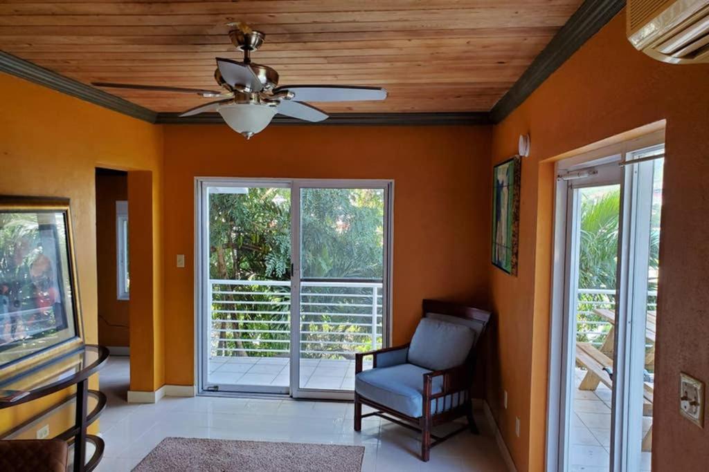 Havensight Haven 1BR/1.5BA - Housity
