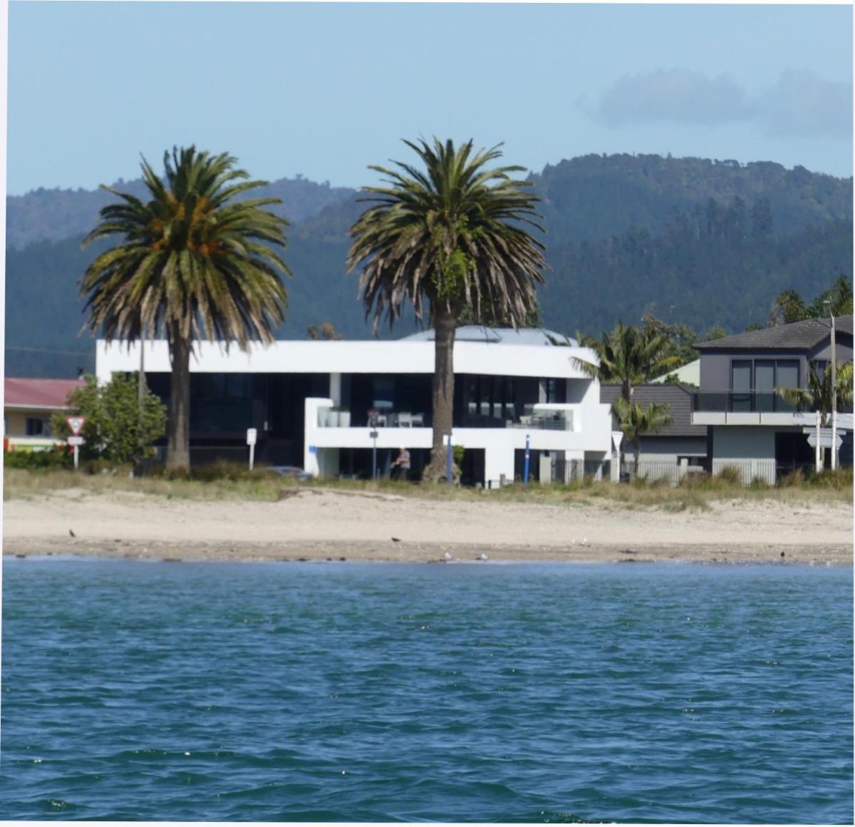 Waters Edge B&B - Housity