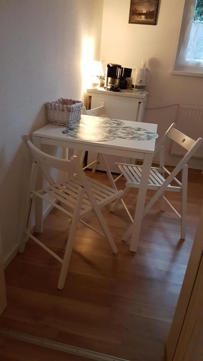 Künstler Ferienwohnung 3 Zimmer Küche Bad zentrale Lage - Housity
