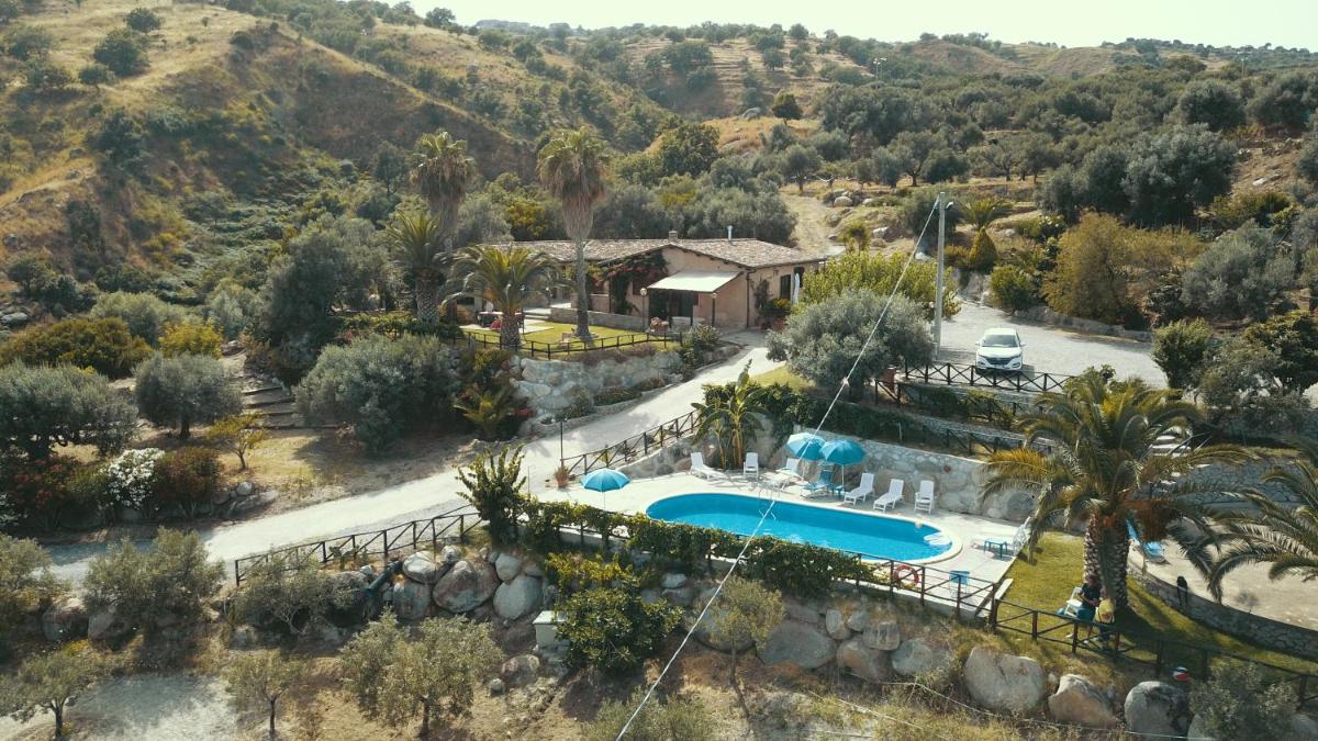 Villa Romeo - Alloggio Pastore - Private Pool - Housity