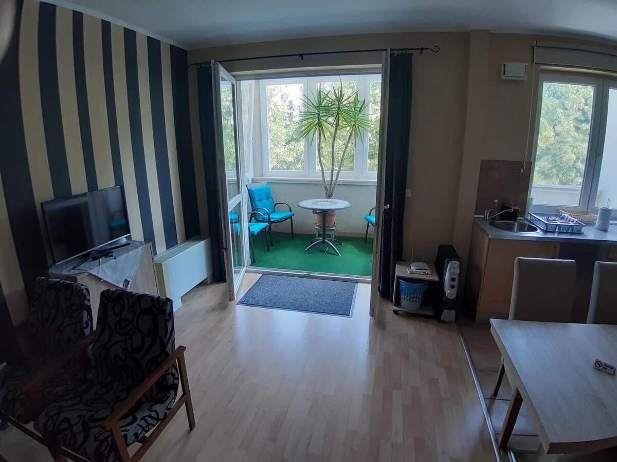 Napsugár Lux Apartmanok - Housity