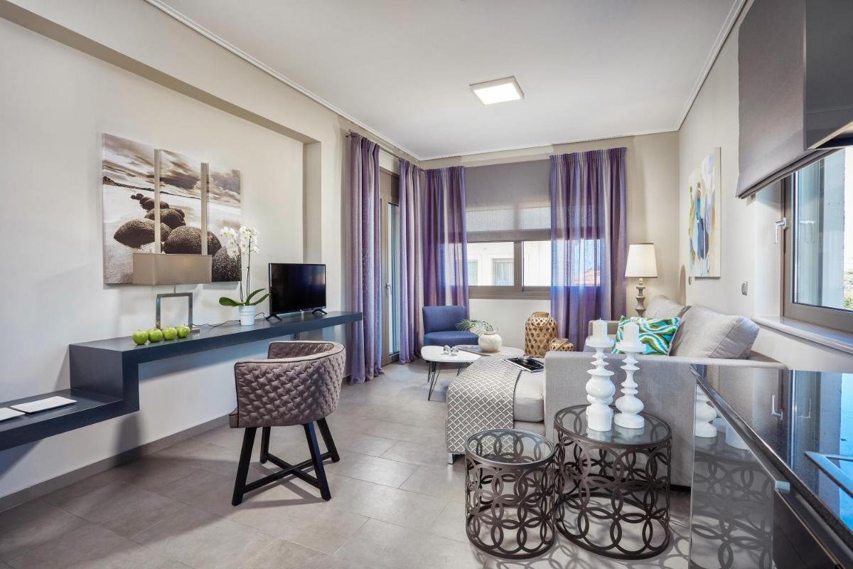 Lagouvardos Village Hotel - Housity