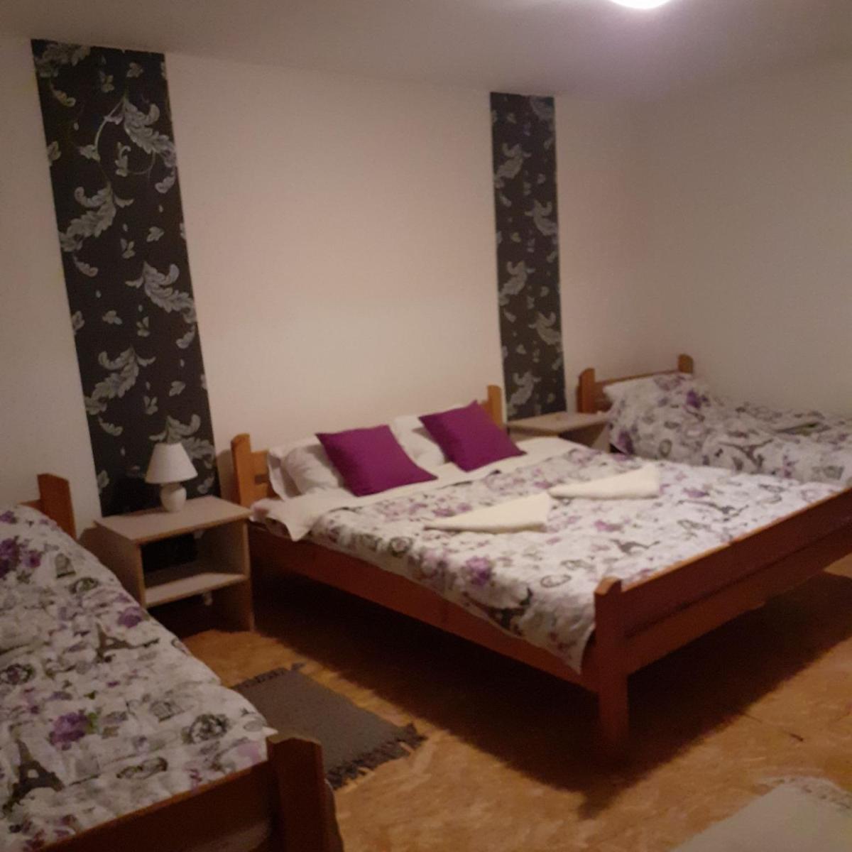 KALANSKA PRI?A, STARA PLANINA, BABIN ZUB, Kalna - Housity