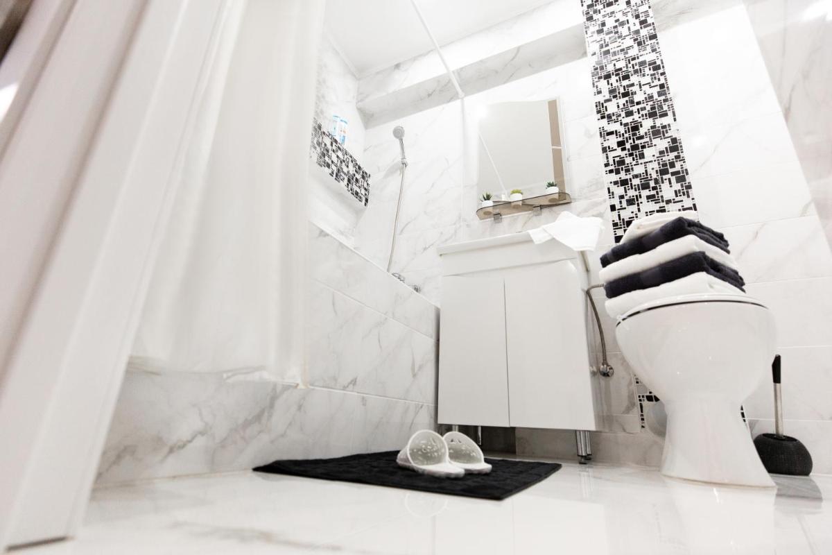 Suitetrails - London-style Apartment Rivne,Ukraine