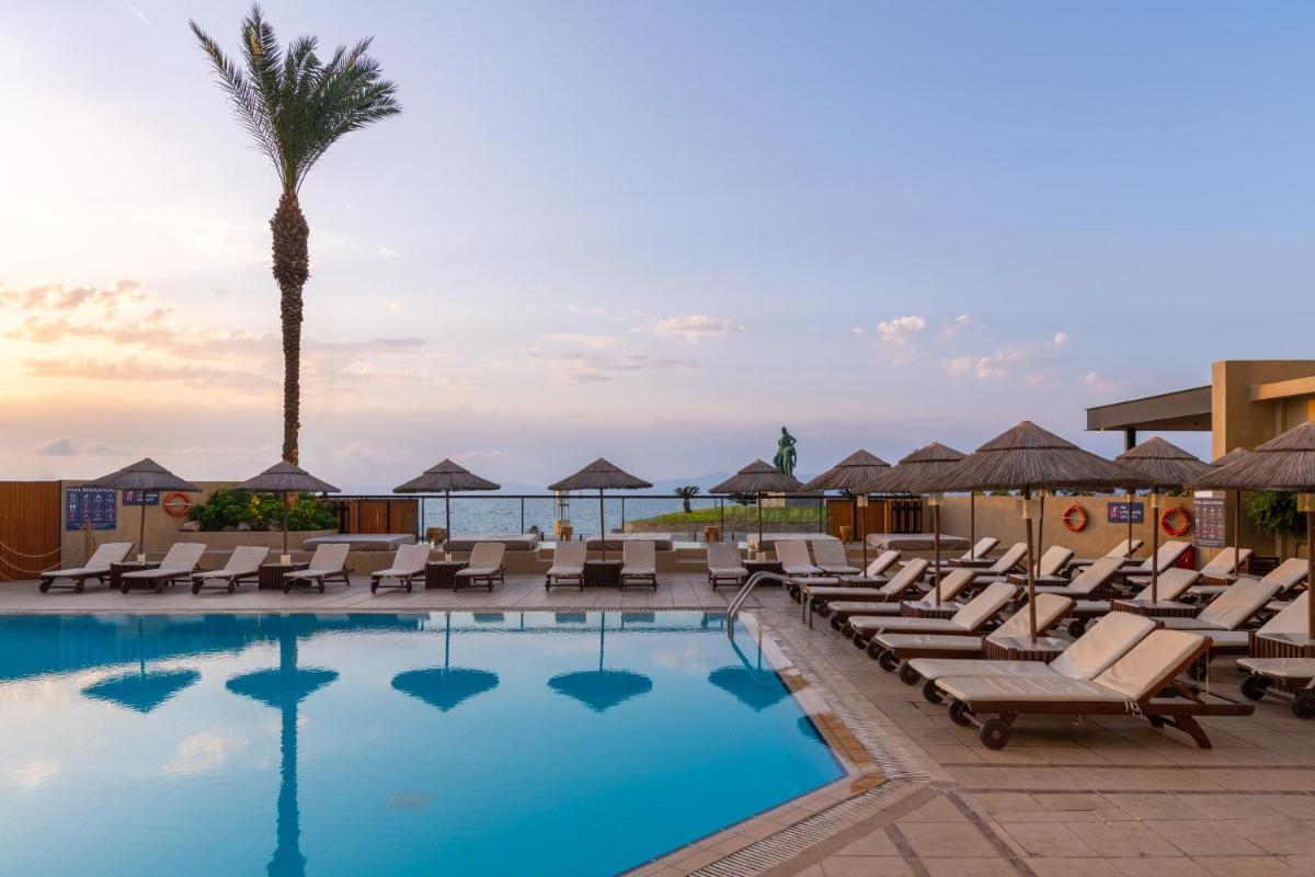 Blue Sky City Beach Hotel - Housity