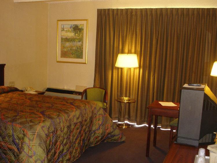 America\'s Best Value Inn Phillipsburg - Housity