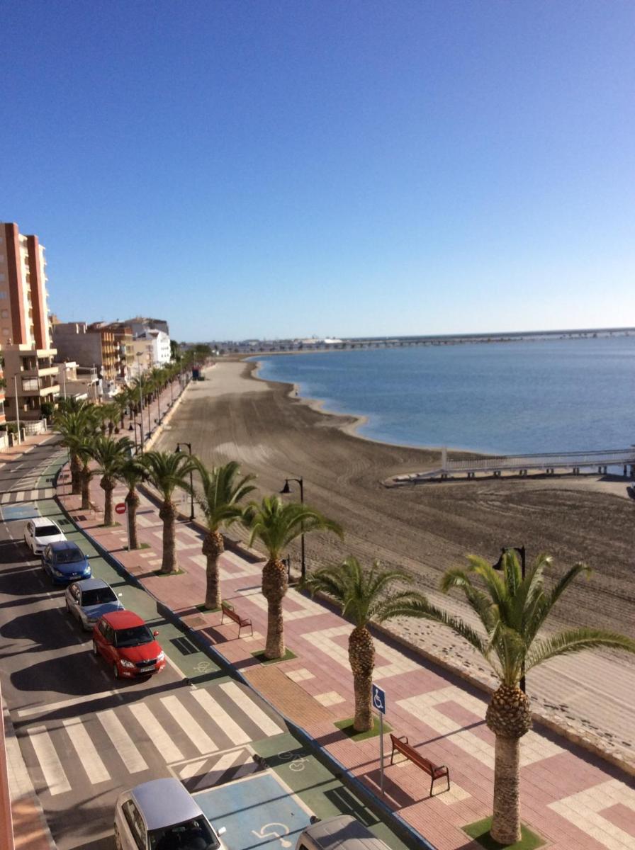 Sea View lo pagan - Housity