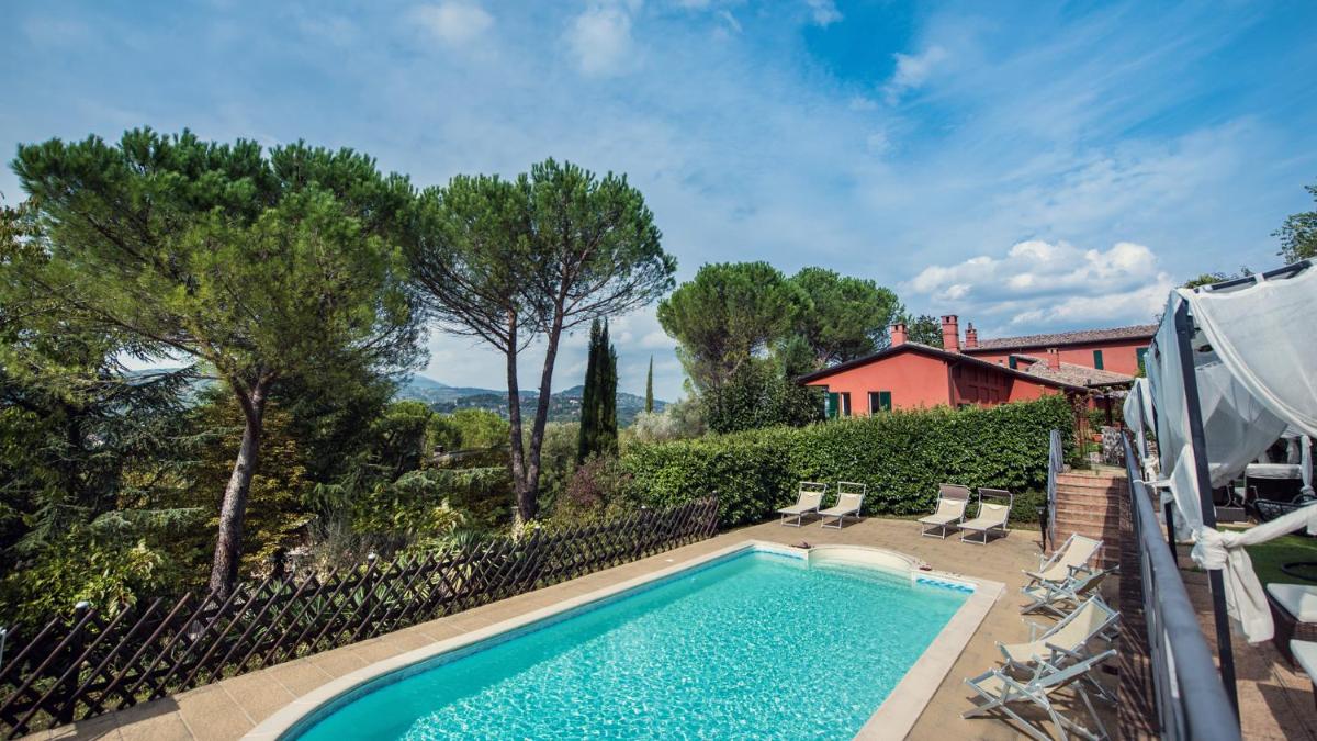 Villa Nuba, residenza di charme con terrazza panoramica privata, camino a legna,jacuzzi, ogni comfort in campagna e a solo 5 minuti dal cuore del centro storico di Perugia - Housity