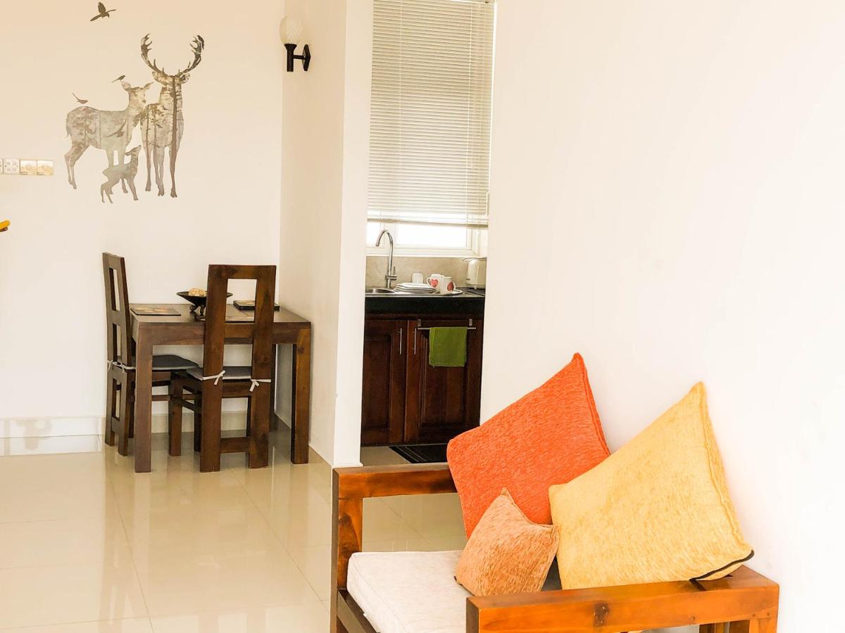 City Tower, Luxury 2 Two Bed Seaview Apartment Colombo - Housity